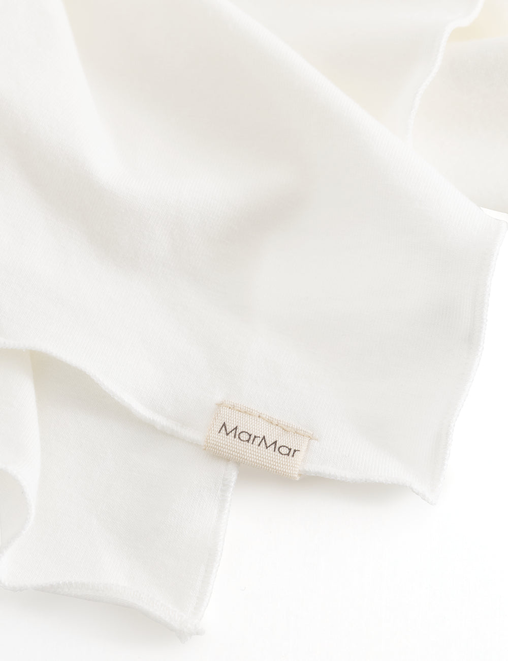 Nusseklud i hvid til nyfødt og baby