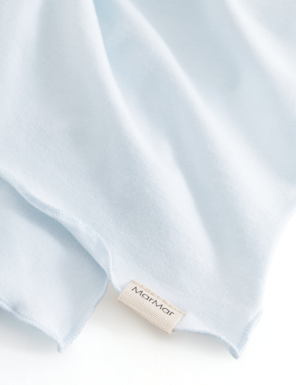 Nusseklud i lyseblå til nyfødt og baby