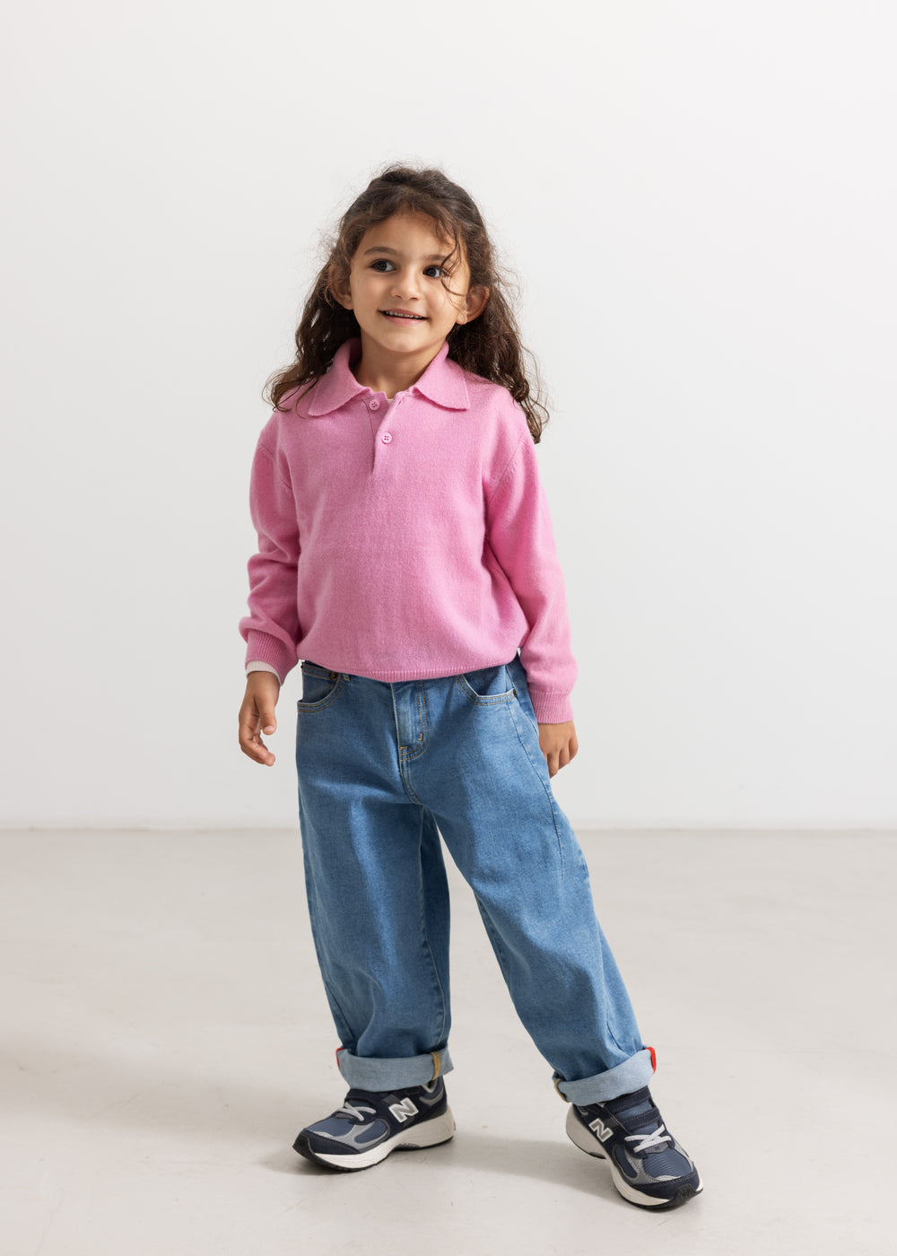 Børne jeans i light indigo denim med lige ben og elastisk talje