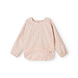 Langærmet spiseforklæde til børn med et fint hjerte print