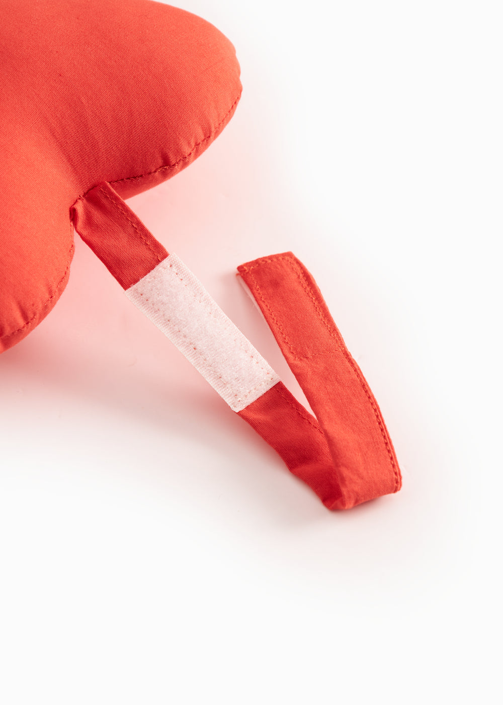 Musik uro med to fine hjerter der spiller Brahm´s Lullaby