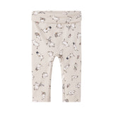 Babybukser i lyst stof med Moomin-print