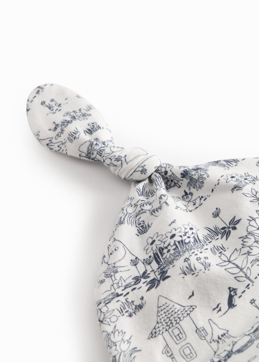 Hue til nyfødt med kant der kan foldes ned og, sød knude og Moomin print