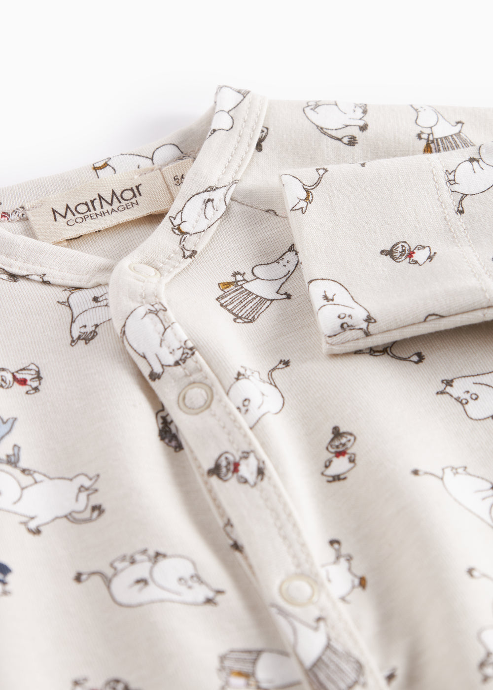 Heldragt til baby med lange ærmer, trykknapper, futter og Moomin-tryk i lyse farver