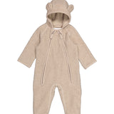 Lys beige teddyheldragt til baby med hætte og bjørneører, set forfra