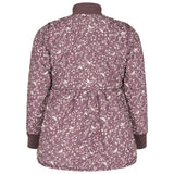 Bagside af støvlilla termojakke med bladmønster og rynk i taljen