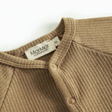 Brun ribstrikket cardigan til børn med knapper foran