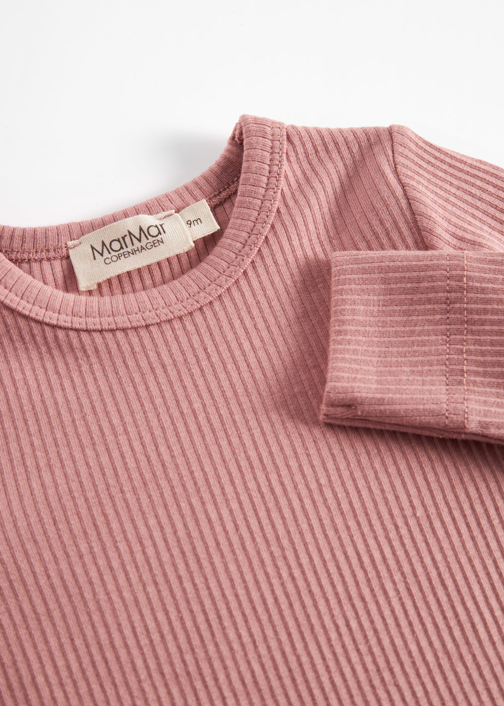 Lyserød ribstrikket body med lange ærmer til børn