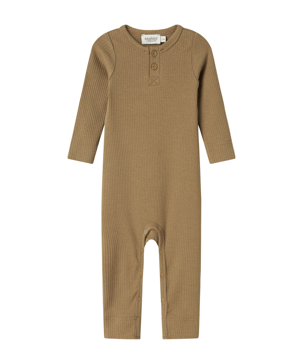 Ribbstrikket brun heldragt til baby i blødt materiale med lange ærmer, lange ben og knapper