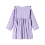 Lilla ribstrikket kjole til børn med flæsedetaljer og lange ærmer