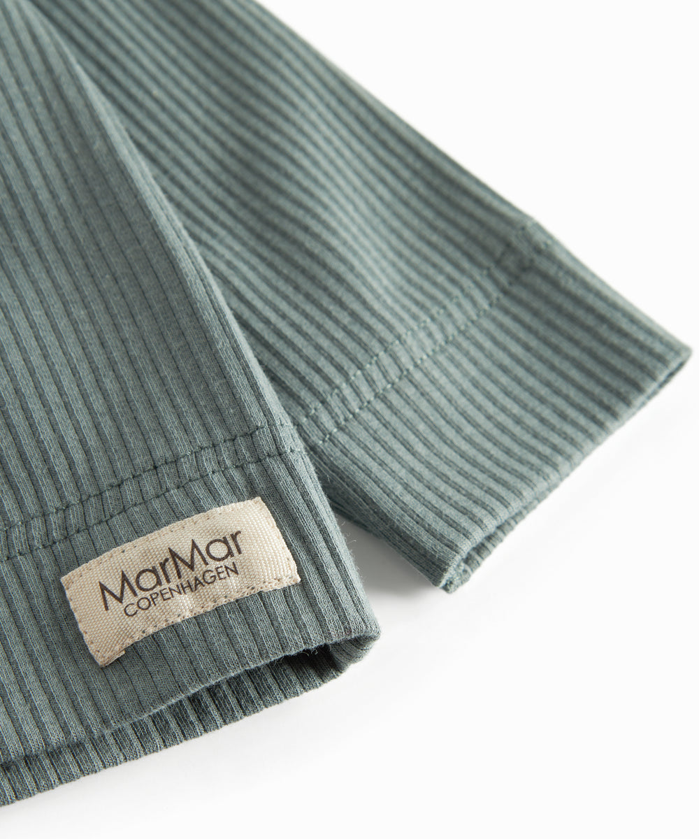 Grøn ribstrikket cardigan med knapper til børn