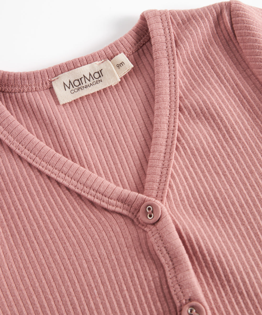 Lyserød ribstrikket cardigan med knapper til børn