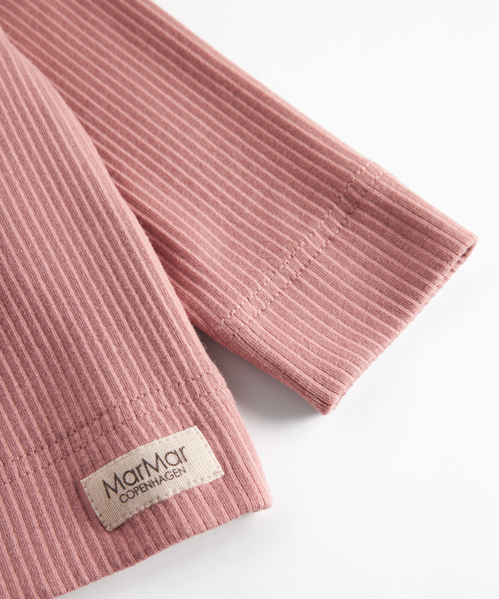 Lyserød ribstrikket cardigan med knapper til børn