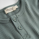 Grøn ribstrikket langærmet t-shirt med knapper til børn