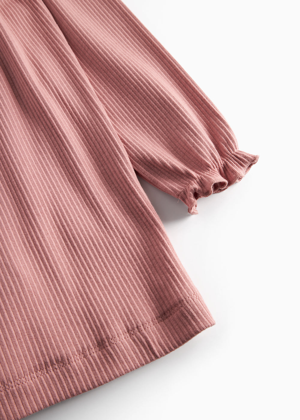 Lyserød kjole med lange ærmer og flæser til børn