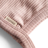 Ribstrikket lyserød hue med spænde og MarMar label til børn