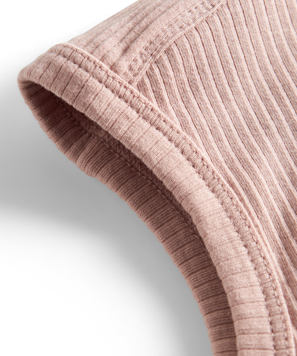 Ribstrikket lyserød elefanthue til børn