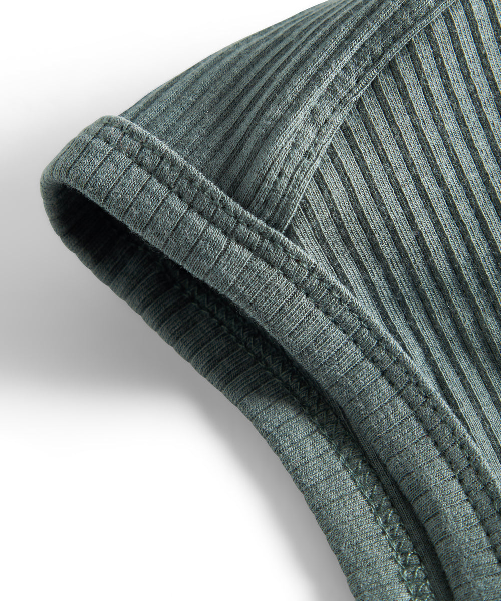 Grøn ribstrikket elefanthue til børn