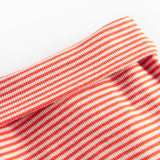 Rød og hvid stribede bukser til baby med fødder