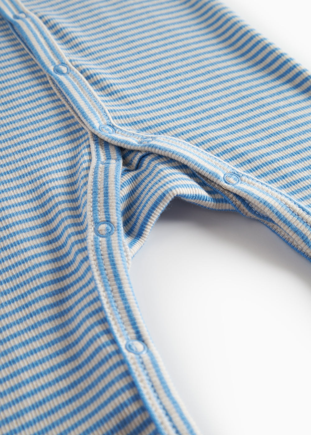 Blå og hvid stribet heldragt til baby med lange ærmer