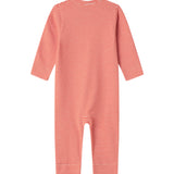 Rød og hvid stribet heldragt til baby med lange ærmer og trykknapper foran