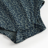 Grøn leopardmønstret babybody med lange ærmer