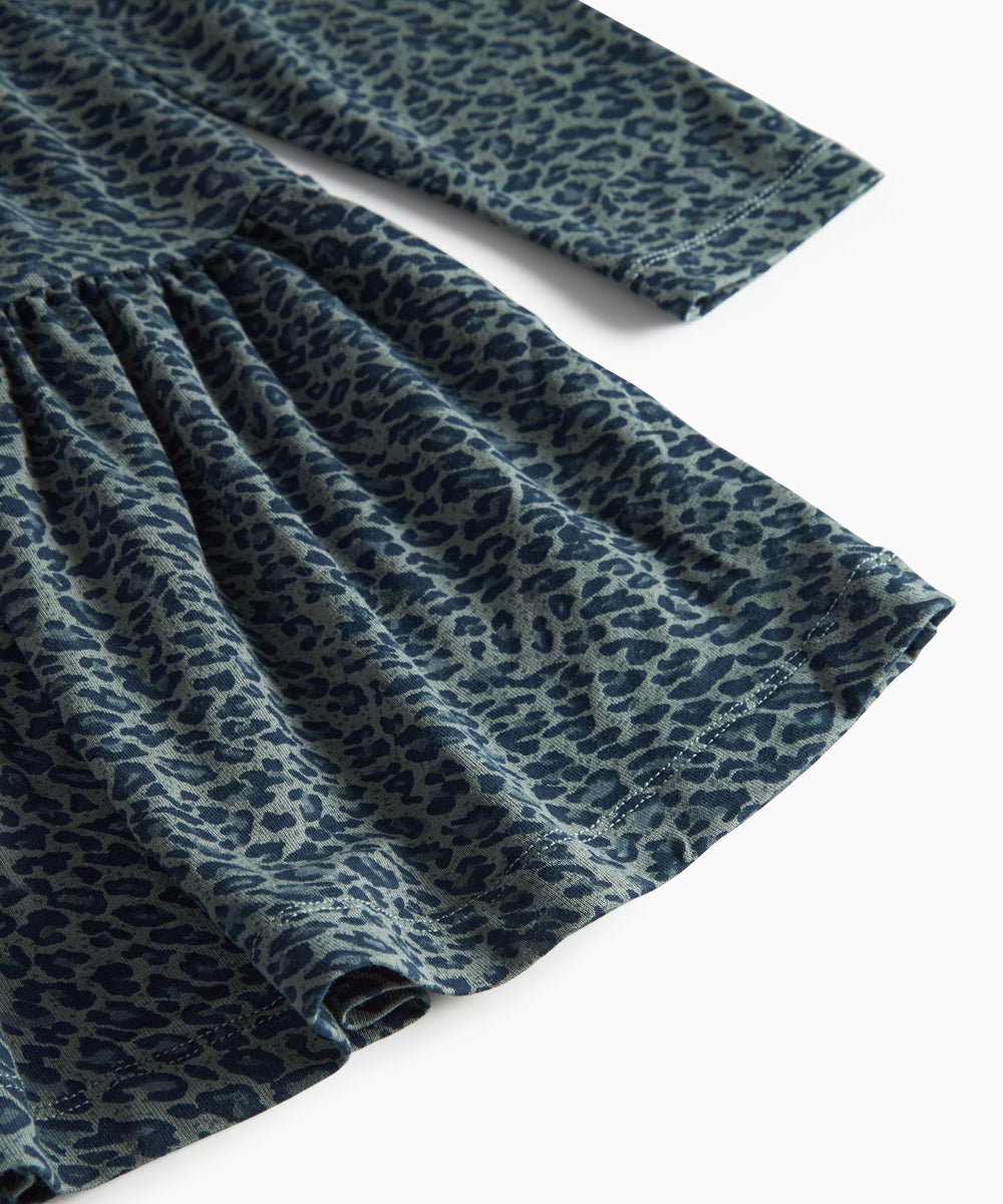 Grøn leopardmønstret kjole med lange ærmer til børn