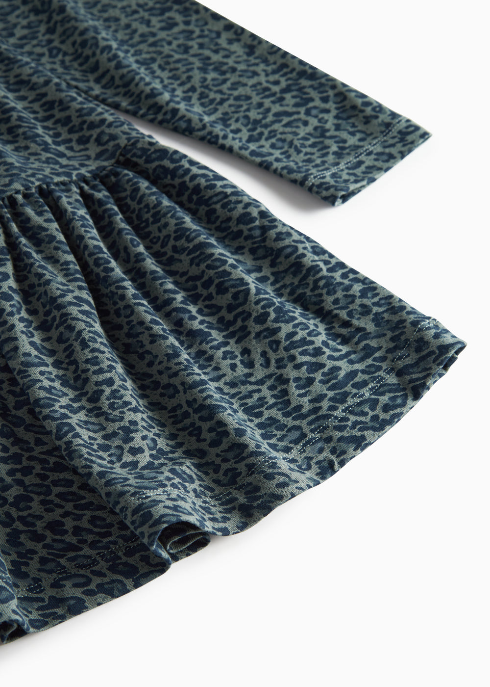 Grøn leopardmønstret kjole med lange ærmer til børn