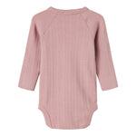 Rosa pointelle slå-om body til baby med lange ærmer og bindebånd