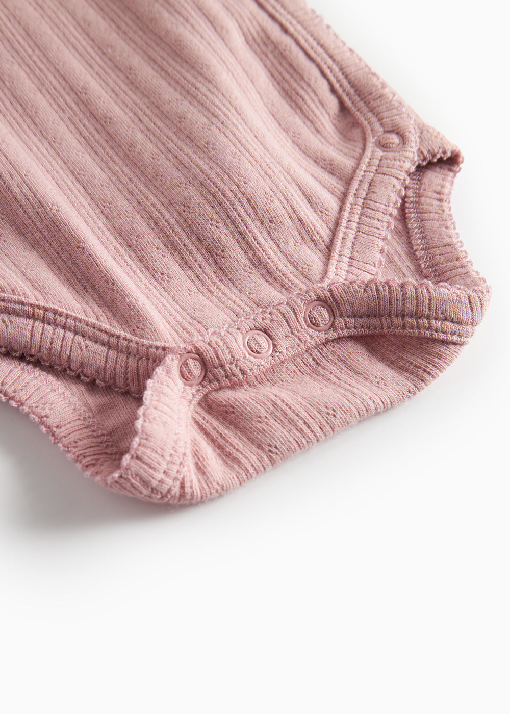 Rosa pointelle slå-om body til baby med lange ærmer og bindebånd