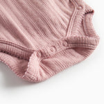 Rosa pointelle slå-om body til baby med lange ærmer og bindebånd