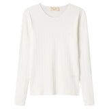 Hvid pointelle bluse til dame med lange ærmer