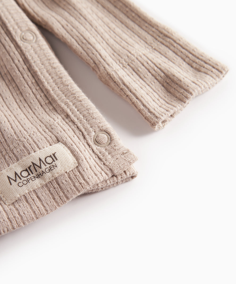 Beige pointelle slå-om bluse med lange ærmer til baby