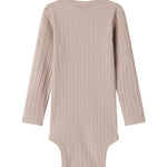 Beige pointelle body med lange ærmer til baby