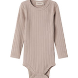 Beige pointelle body med lange ærmer til baby
