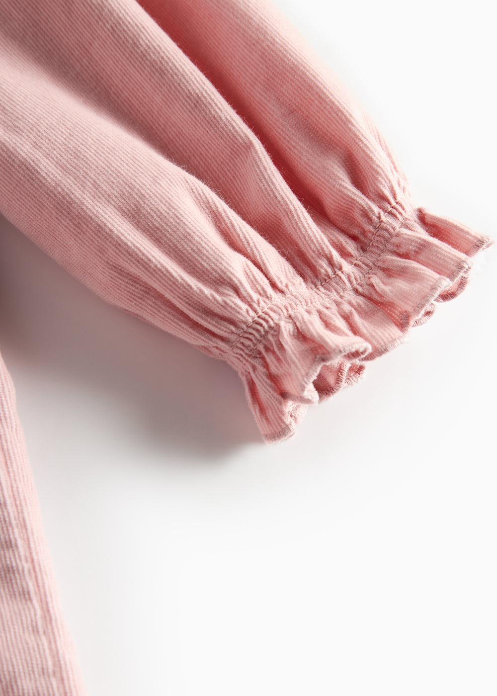 Lyserød babyfløjlskjole med lange ærmer, flæser og bølgekant til børn