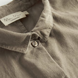 Beige skjorte med lange ærmer til kvinder