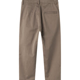Bukser i kaki farve til børn med lommer og knaplukning