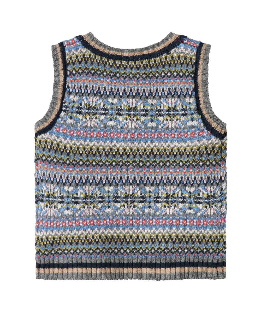 Strikket babyvest med farverigt mønster og V-hals