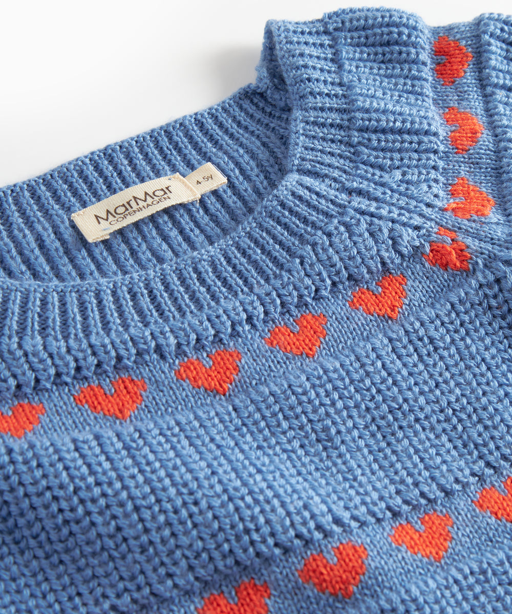 Blå striktrøje til børn med røde hjerter og lange ærmer