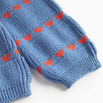 Blå striktrøje til kvinder med røde hjerter og rund hals