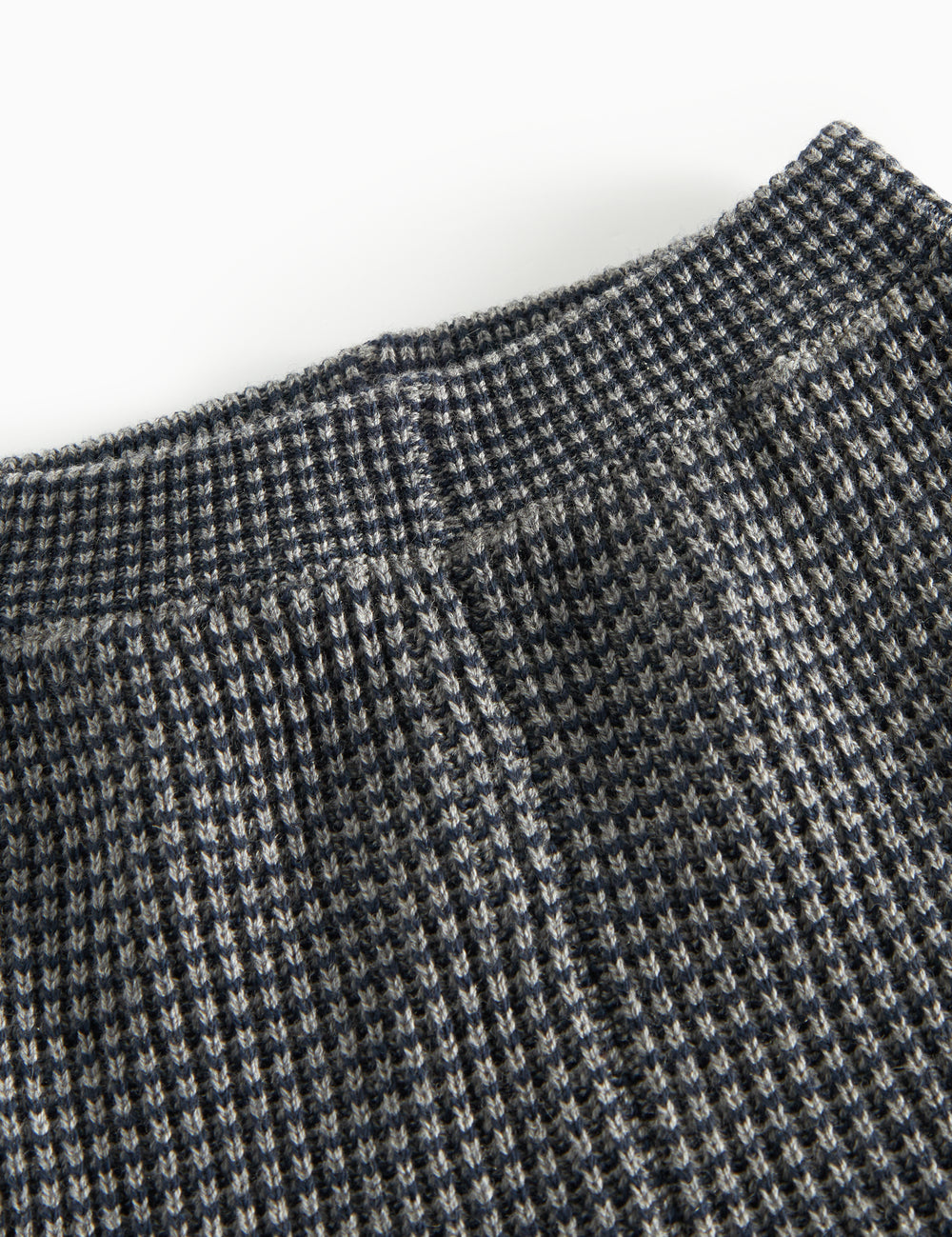 Mørkegrå strikkede babybukser med elastisk talje og ribkanter