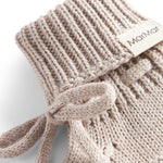 grå strik babyfutter