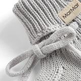 Grå strik babyfutter