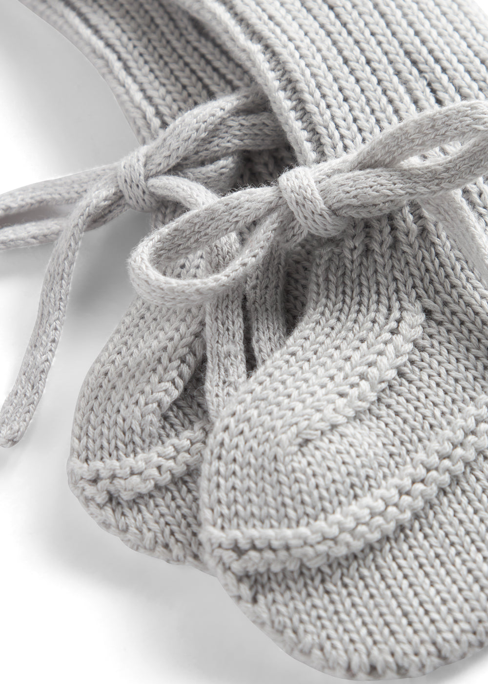 Grå strik babyfutter