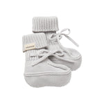 Grå strik babyfutter