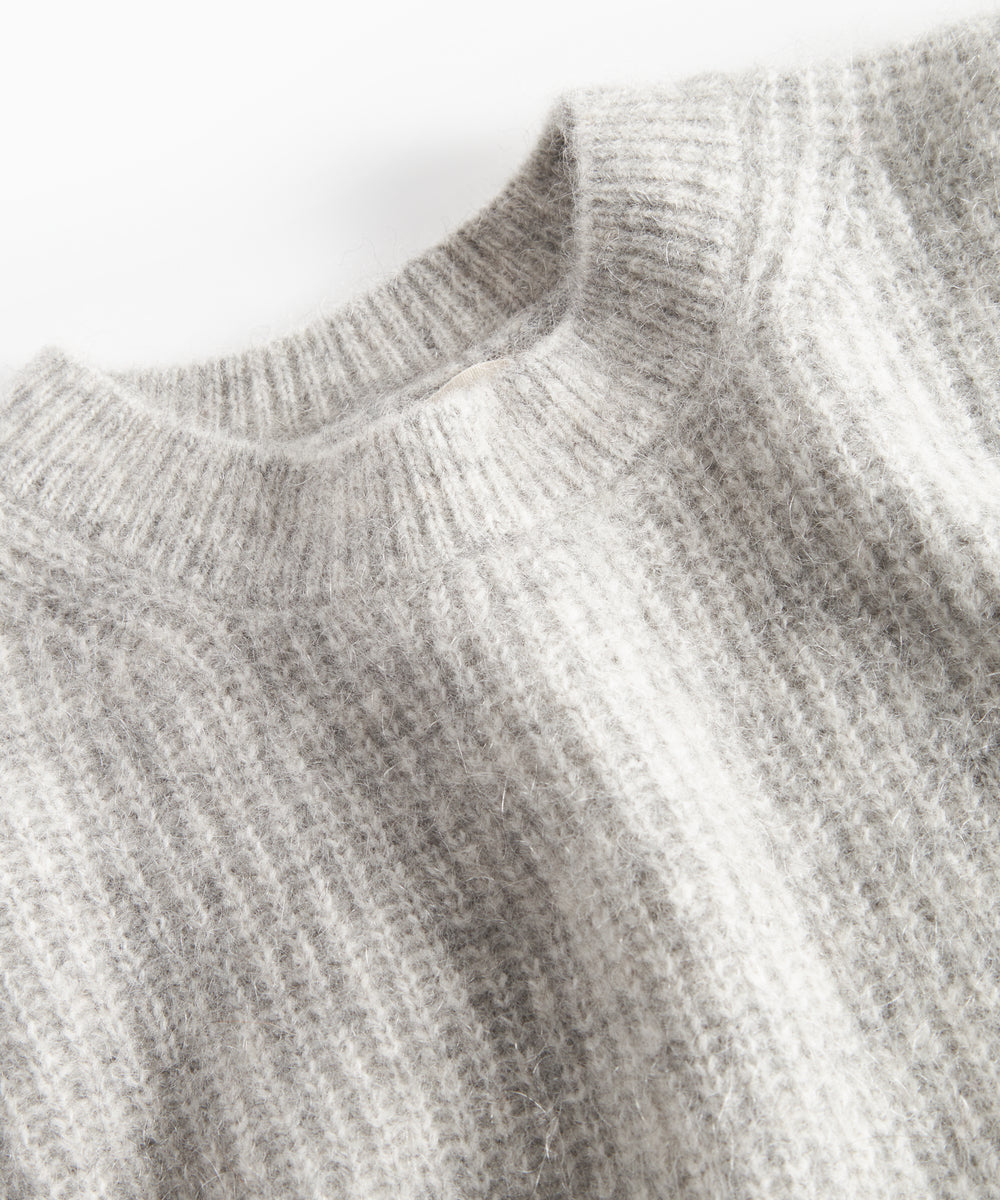 Beige strikbluse til kvinder med lange ærmer