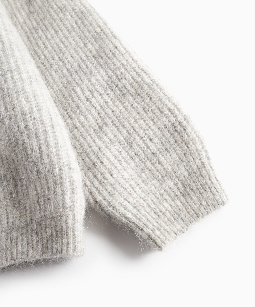 Beige strikbluse til kvinder med lange ærmer