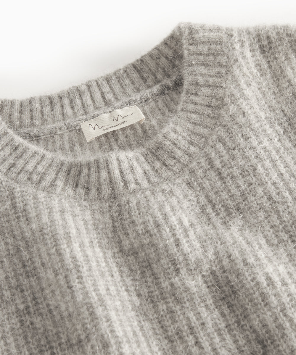 Grå strikvest til kvinder i blød uldblanding