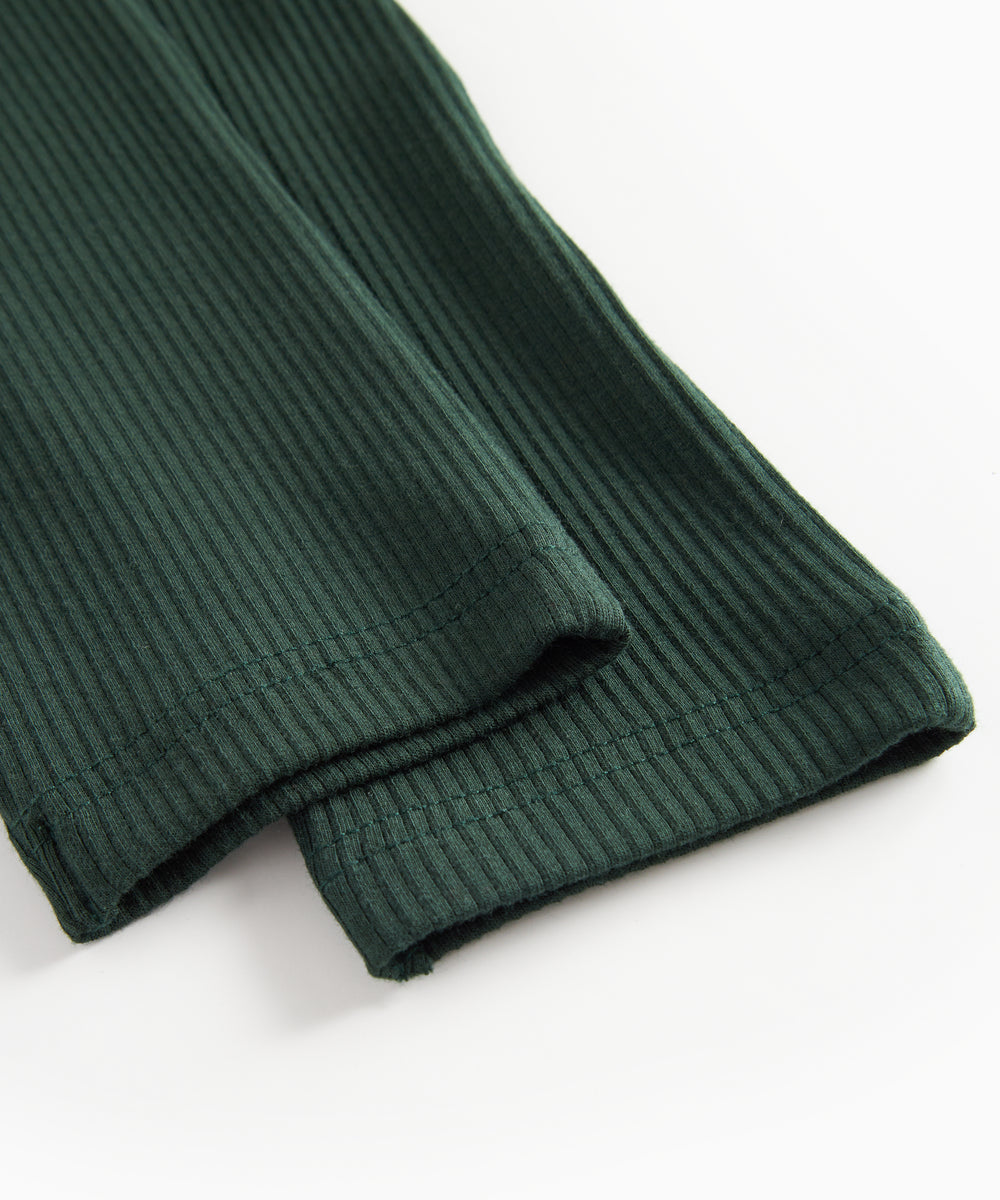 Grøne ribbede babybukser med snøre i taljen